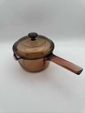 Vtg Vision Corning Ware USA 1L Amber Sauce Pan Pot w/Pour Spout & Pyrex Lid